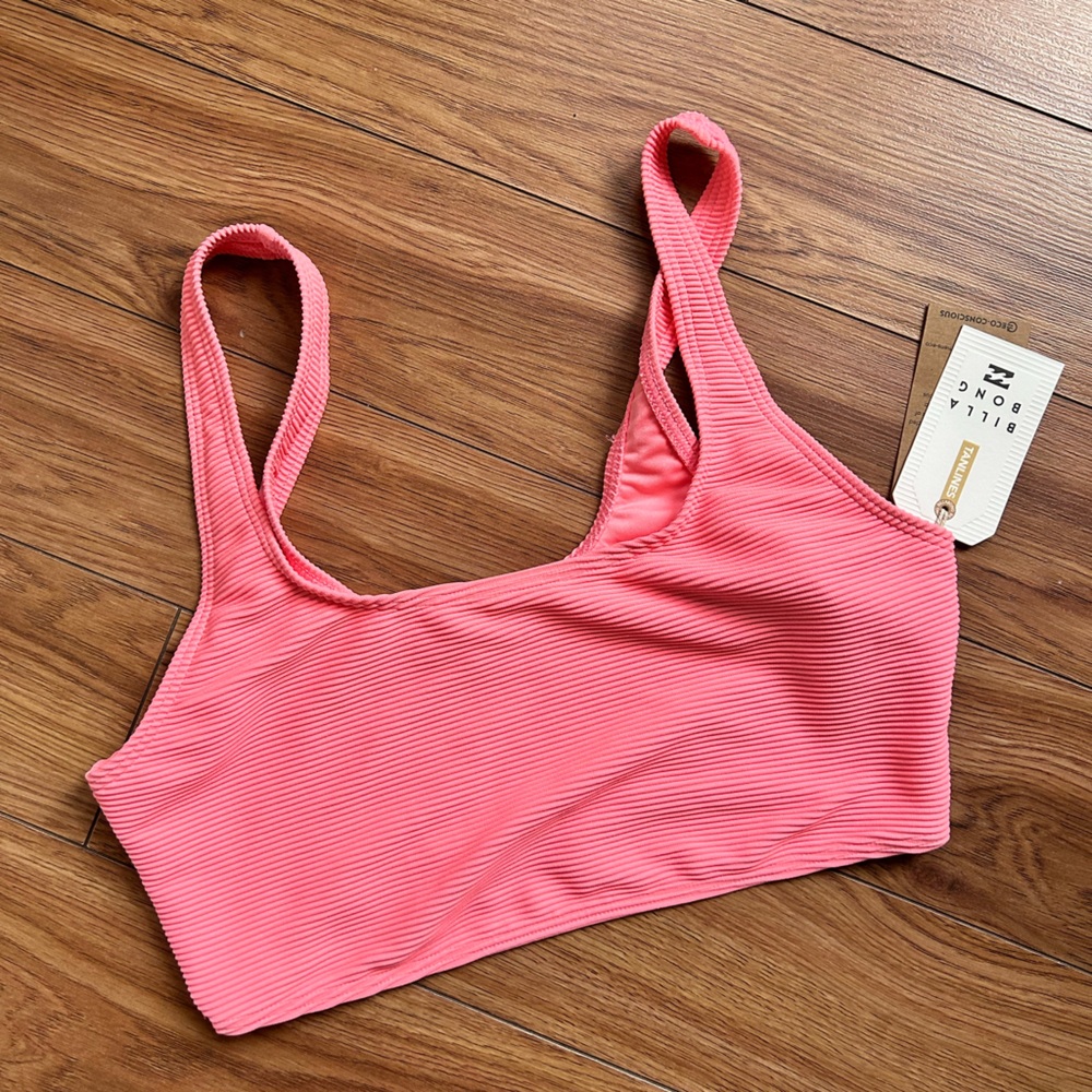 NWT Scoop Billabong Swim Top
